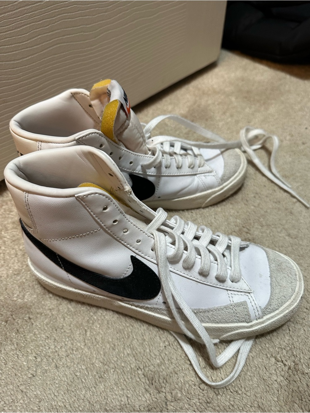 Nike Blazer Mid '77 Vintage Women's Size 7 Sneakers White Black